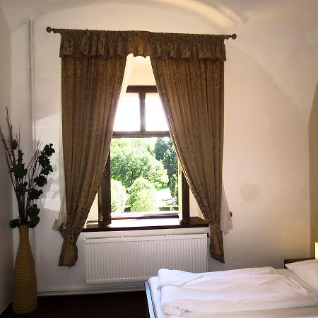 Hotel Hubertus Valtice Esterno foto