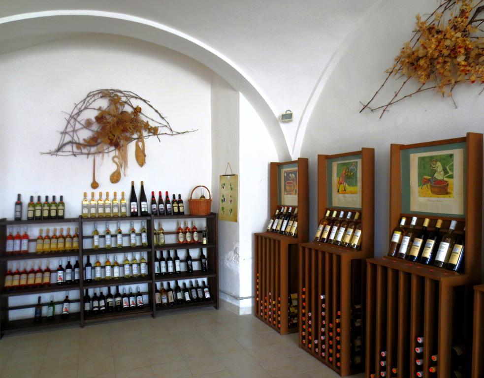 Hotel Hubertus Valtice Esterno foto